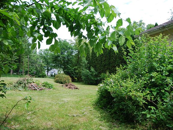 5th image of 2422 E Hill Dr