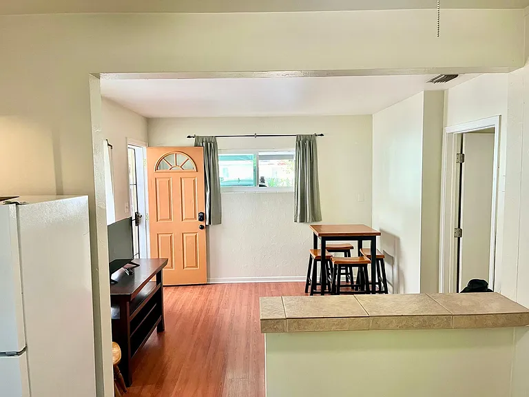 1816 Oregon St — Photo 4