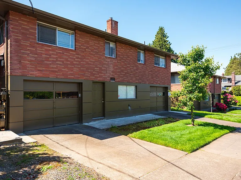 6202 E Burnside St — Photo 1