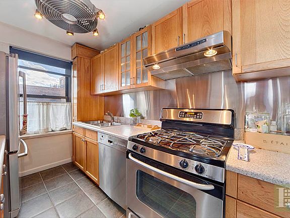 2nd image of 268 Broadway Broadway APT A2005