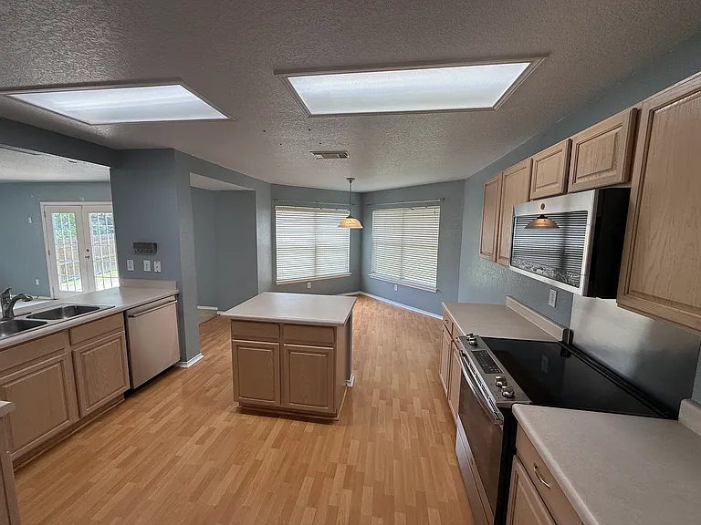 10838 Larson Cavern — Photo 12