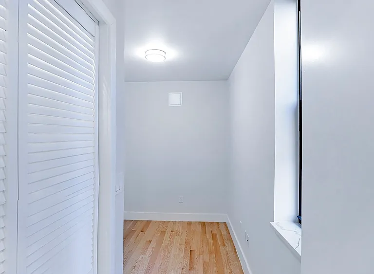 11 Stanton St #4D — Photo 8