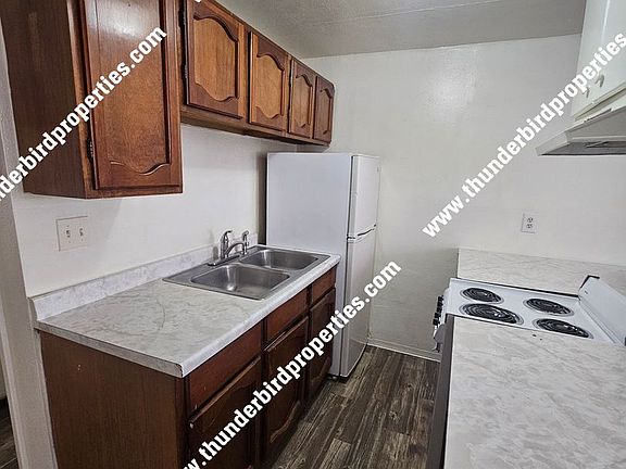 3rd image of 1212 Lead Ave SE