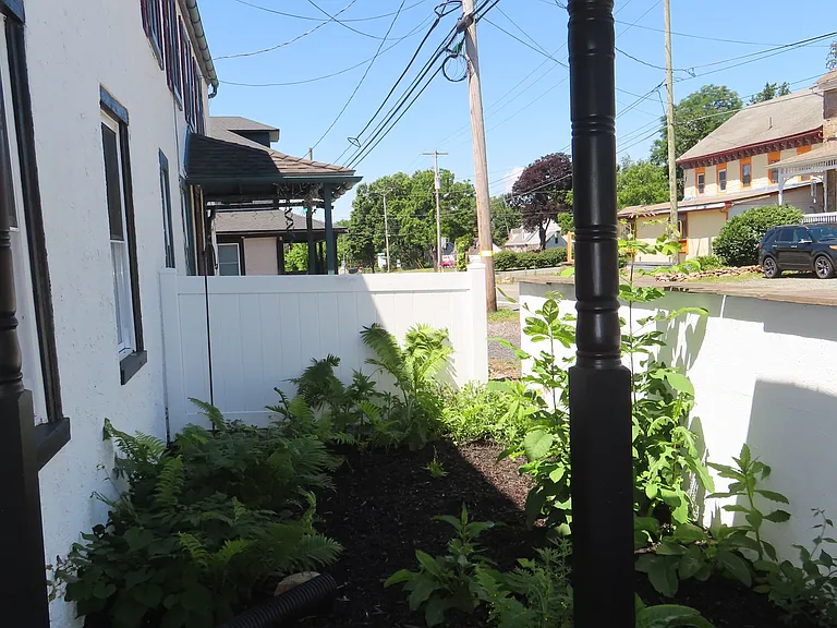 1008 Reading Ave — Photo 4