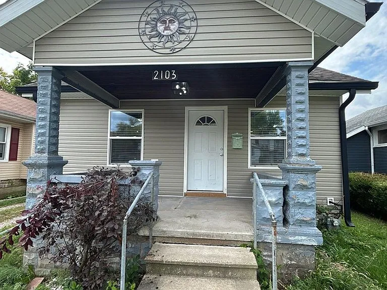 2103 Kossuth St — Photo 2