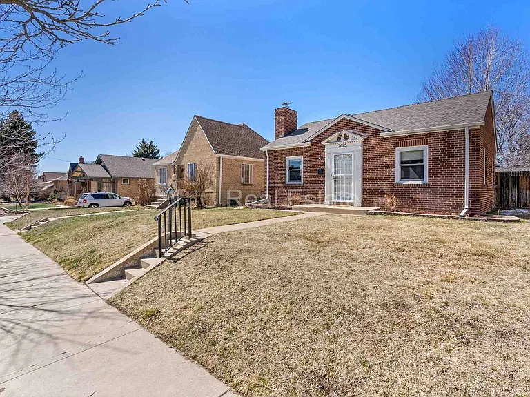 2675 Stuart St — Photo 2