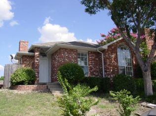 206 Streamside Dr, Desoto, TX 75115