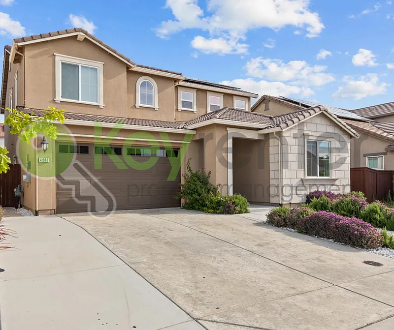 4 bed, 3.5 bath, 3056 sqft, $4,250 — Photo 3