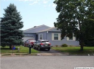 16 Morongo Ct, Toms River, NJ 08757