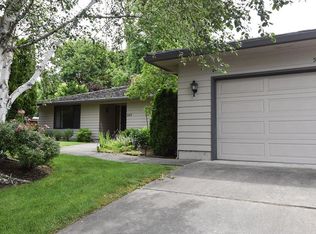 507 Golf View Dr, Medford, OR 97504
