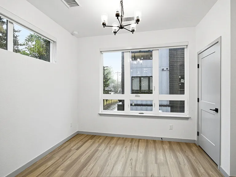 University Hills Townhomes — Photo 7