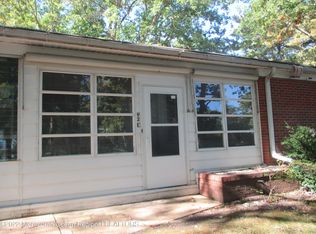 92 Edinburgh Ln, Lakewood, NJ