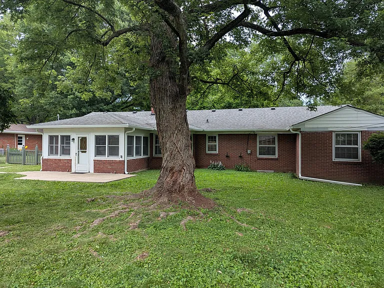 8242 Forest Ln — Photo 17