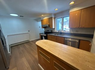 3 Cedar Ln, Cheshire, CT 06410