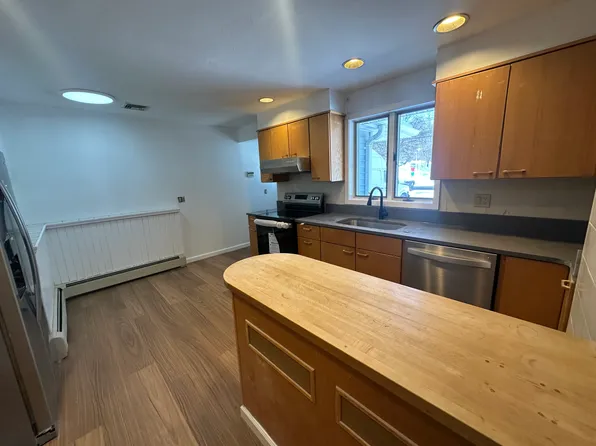 3 Cedar Ln, Cheshire, CT 06410