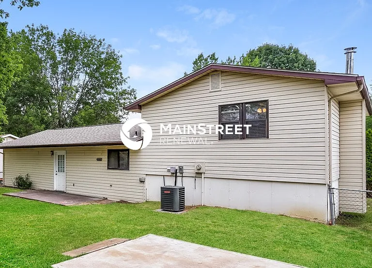 1700 Birch St — Photo 14