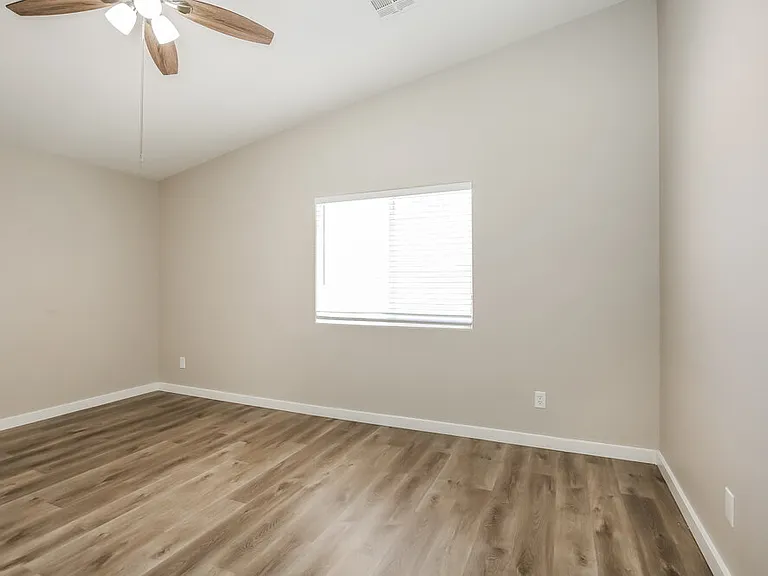 533 Regal Robin Way — Photo 9