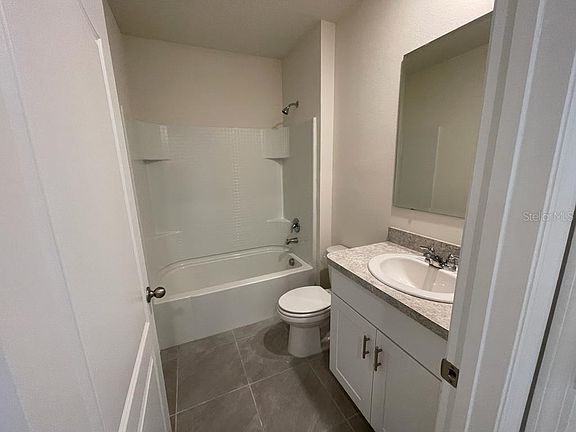 4th image of 1533 Quinta Rd