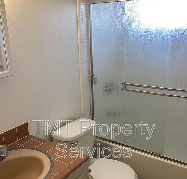 5519 Keoncrest Cir #4 — Photo 4