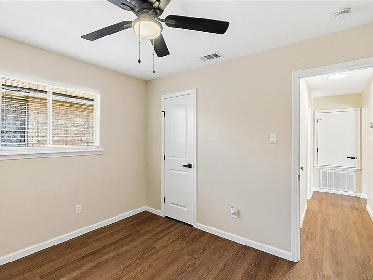 2317 Manitoba Dr — Photo 13