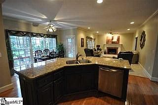 5th image of 6 Braywood Ct