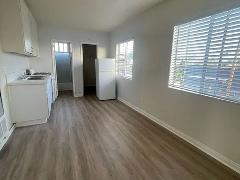 5505 Cherry Ave #7 — Photo 4
