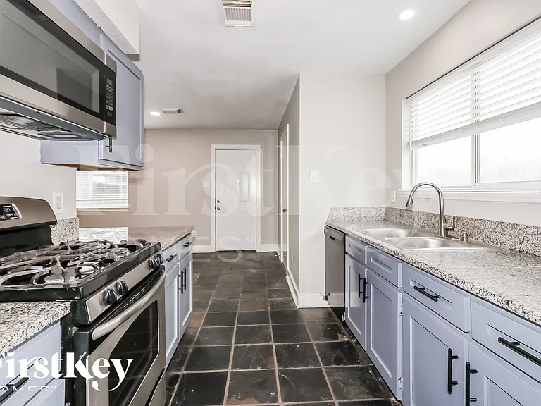 256 Rolling Brook Dr — Photo 8