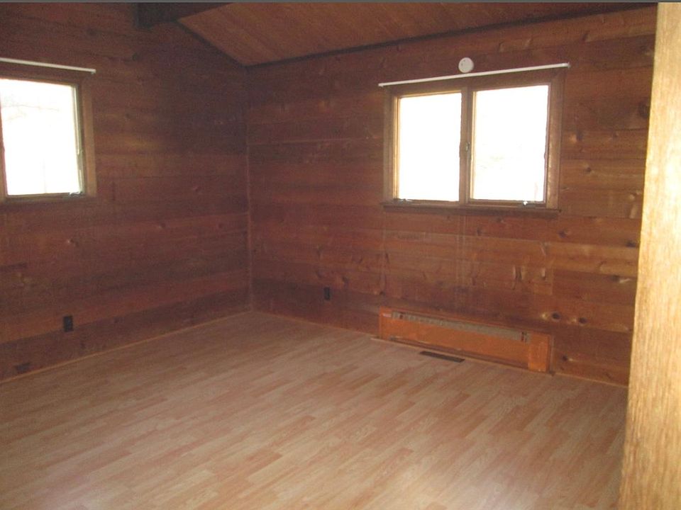 2nd image of 1110 Lealand Rd