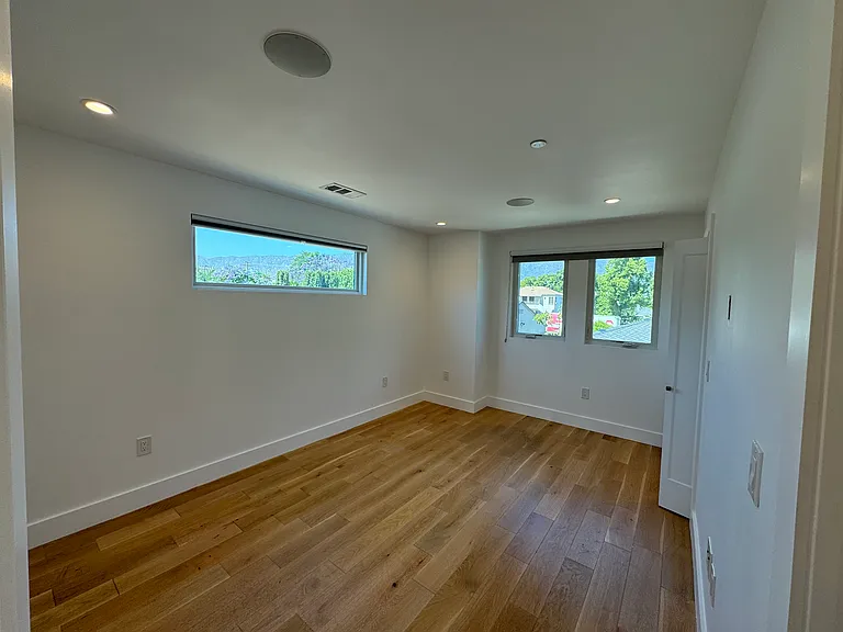 429 N Lomita St — Photo 18