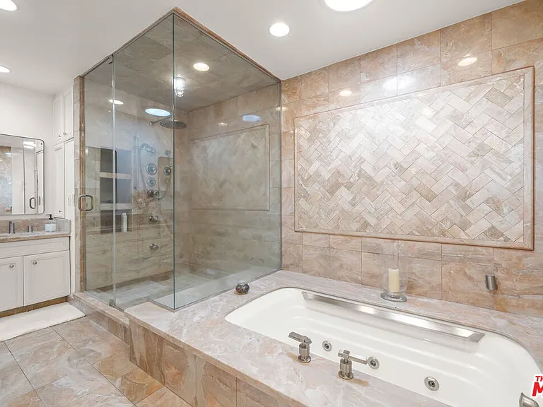 9023 Alto Cedro Dr — Photo 37