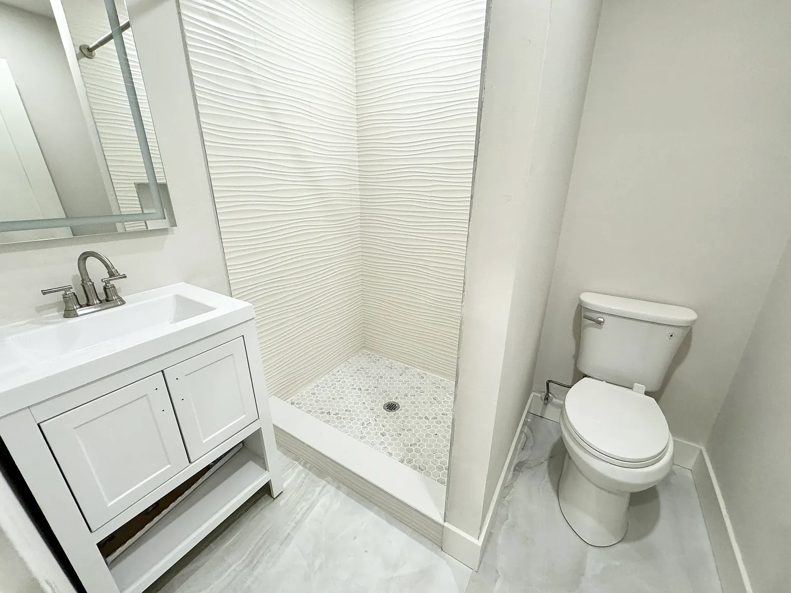 4 bed, $4,000 — Photo 1