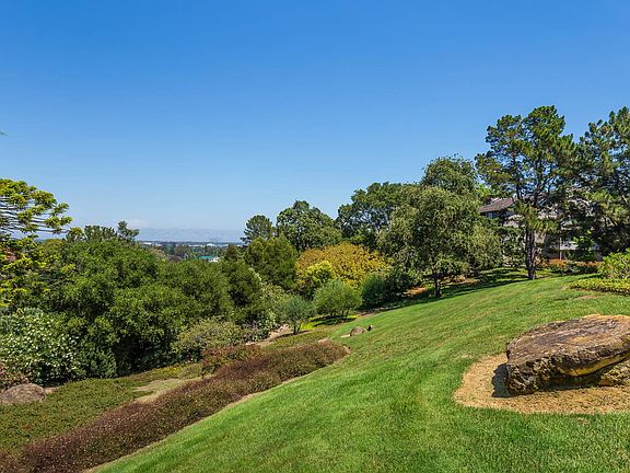 2nd image of 34 Mansion Ct