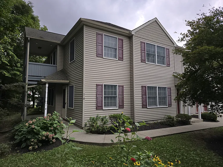 6 Autumn Leaf Ct #1-4 — Photo 1