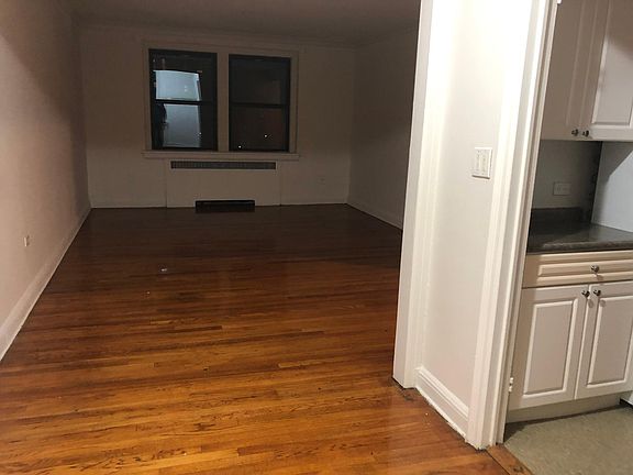 3rd image of 632 Gramatan Ave #2J