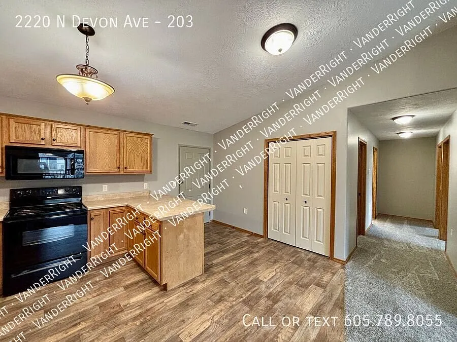 Updated 2 Bedroom 1.5 Bathroom Apartment in Tea! — Photo 4