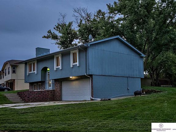 3rd image of 13413 Slayton St
