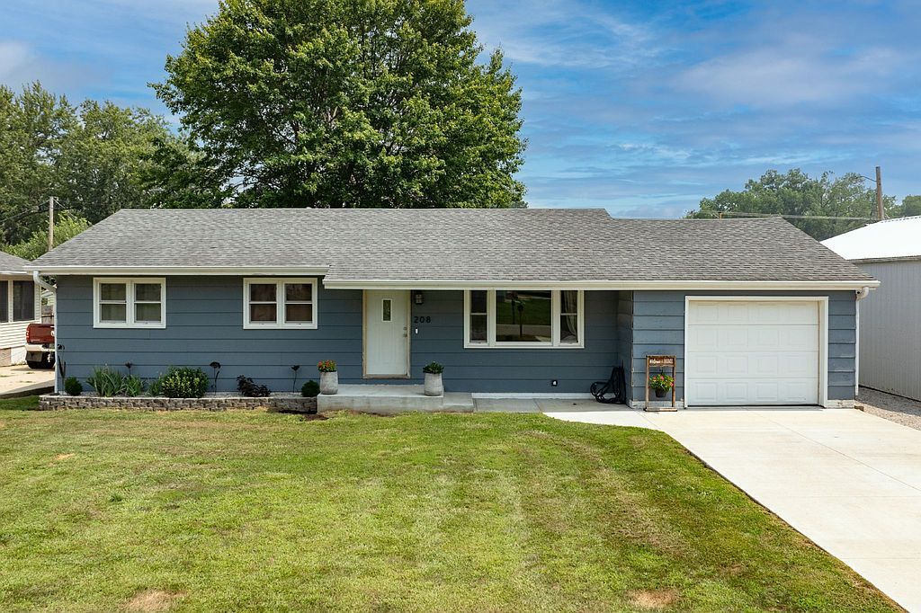 208 Water St - Property Image