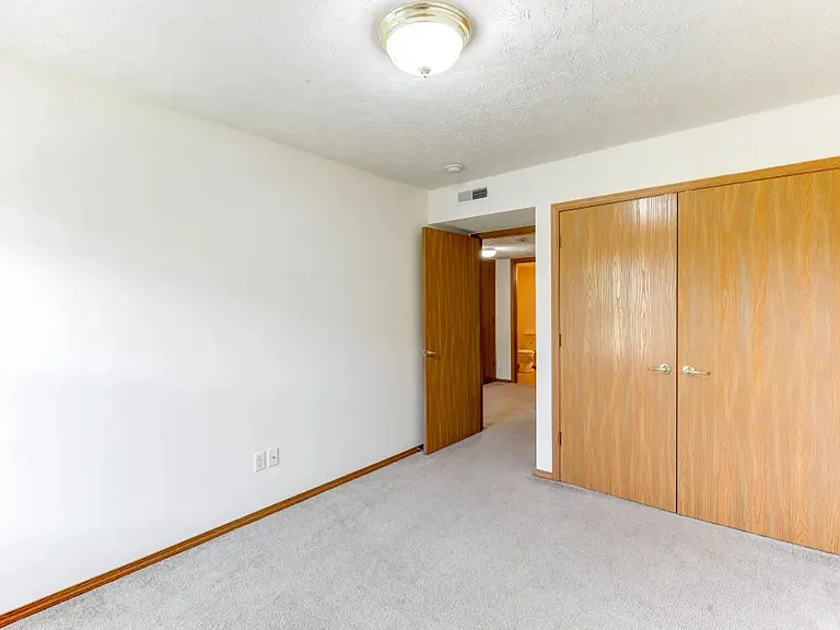 Ozark Mountain Crossing Apartments — Photo 15