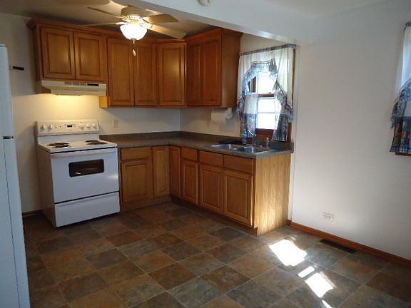 4th image of 5213 Maplehill Dr
