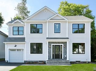 39-02 Vanore Dr, Fair Lawn, NJ 07410