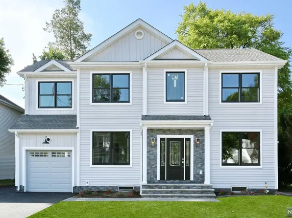 39-02 Vanore Dr, Fair Lawn, NJ 07410