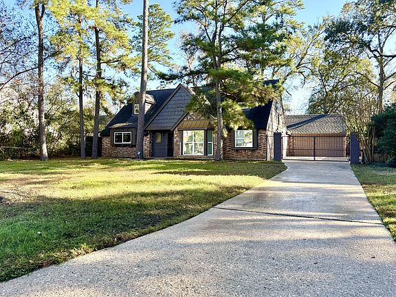 Street View, lots of parking, quiet & quaint neighborhood
