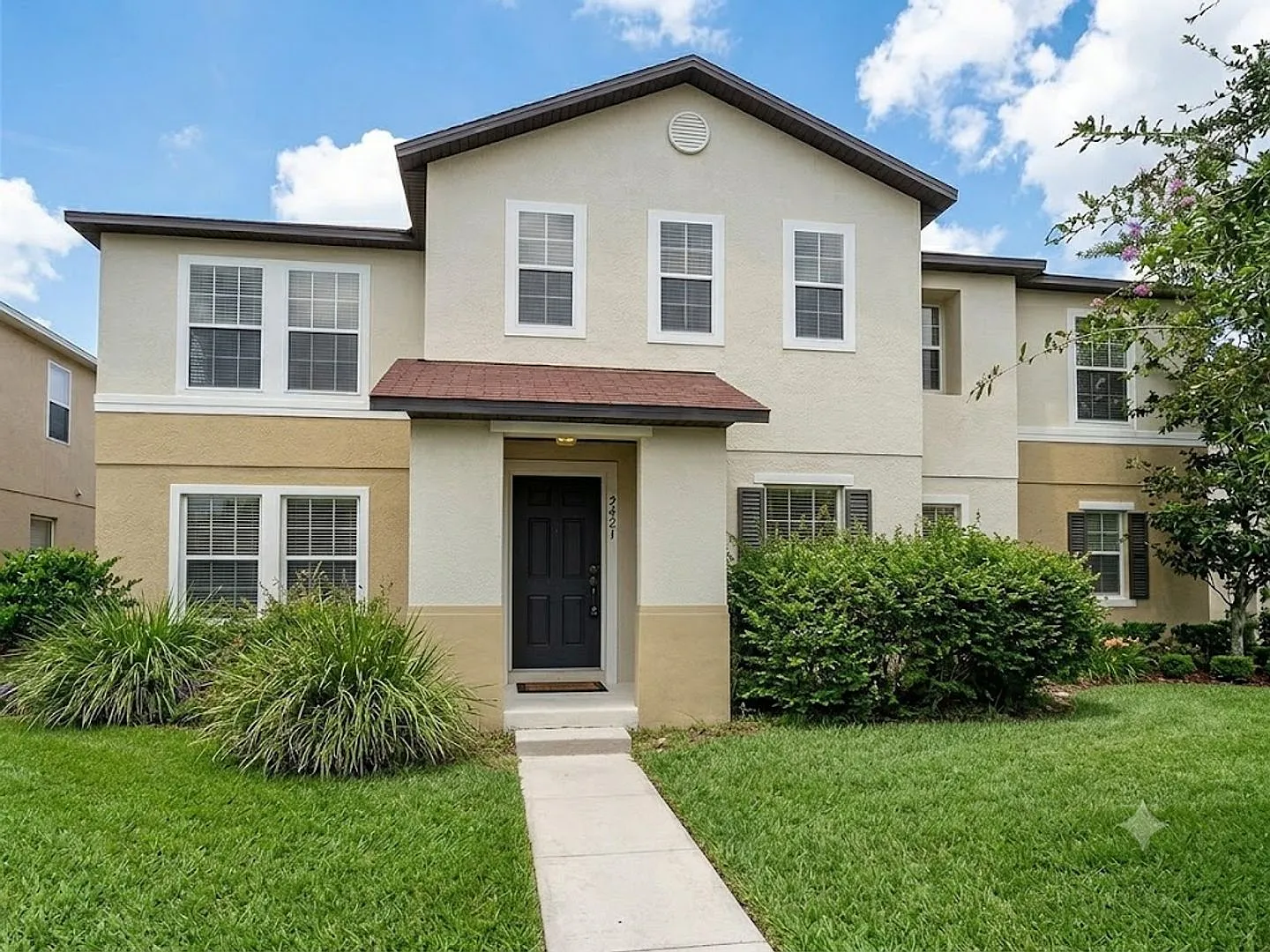 Gorgeous 6 Bed 3.5 Bath Plus Loft Home For Rent In Orlando, Fl Lawn Care Included — Photo 1