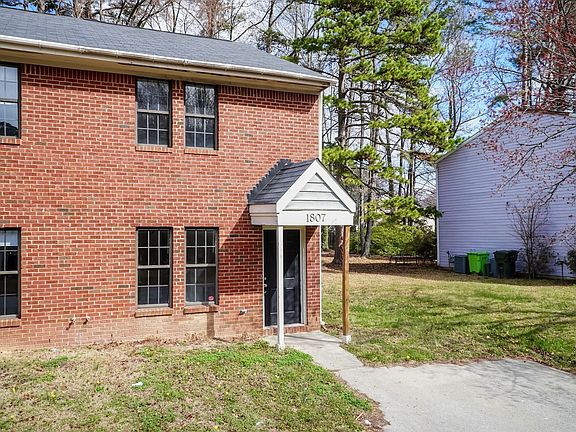 3rd image of 1807 Fox Hollow Dr