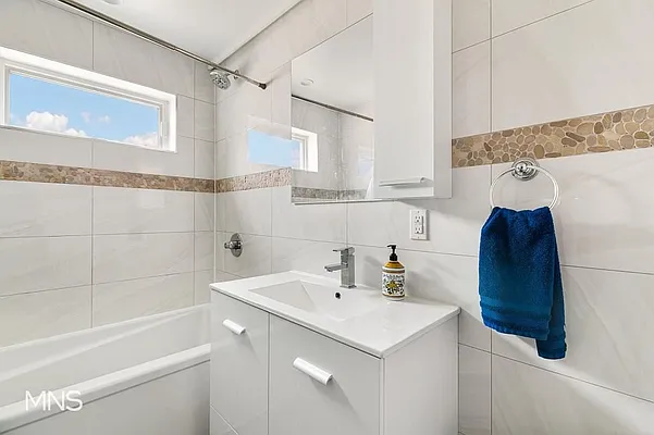 Rented by MNS | media 33