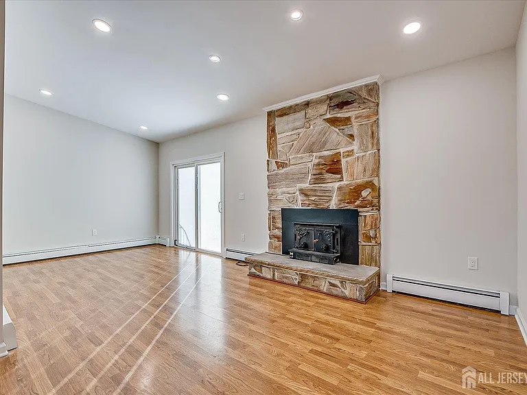 145 Somerset Ave — Photo 14