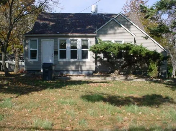 905 Virginia Mines Rd, Saint Clair, MO 63077