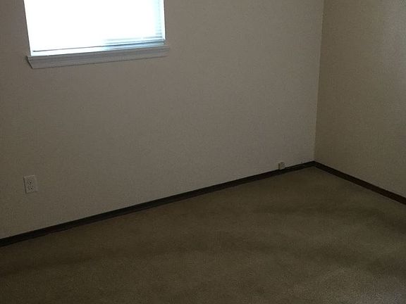 4th image of 810 Wildwood Dr APT 28