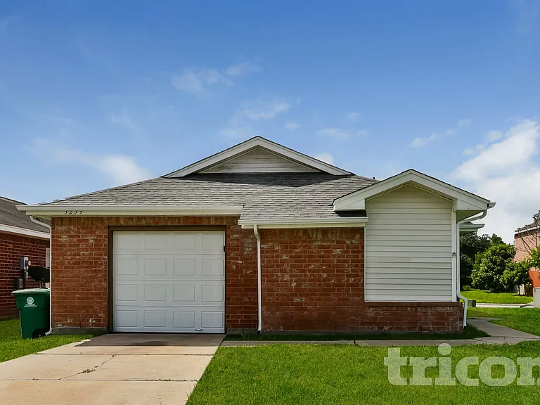3239 Kelling St — Photo 2
