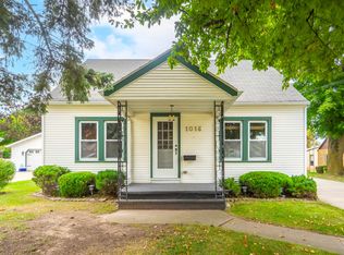 1016 E Main St, Little Chute, WI 54140